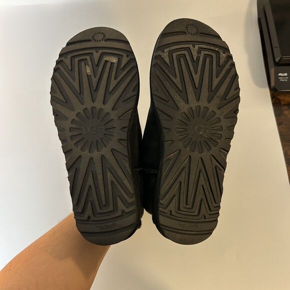 UGG Womens Classic Mini II Winter Boots Shearling Fur Booties Size 8 Black - Picture 7 of 14